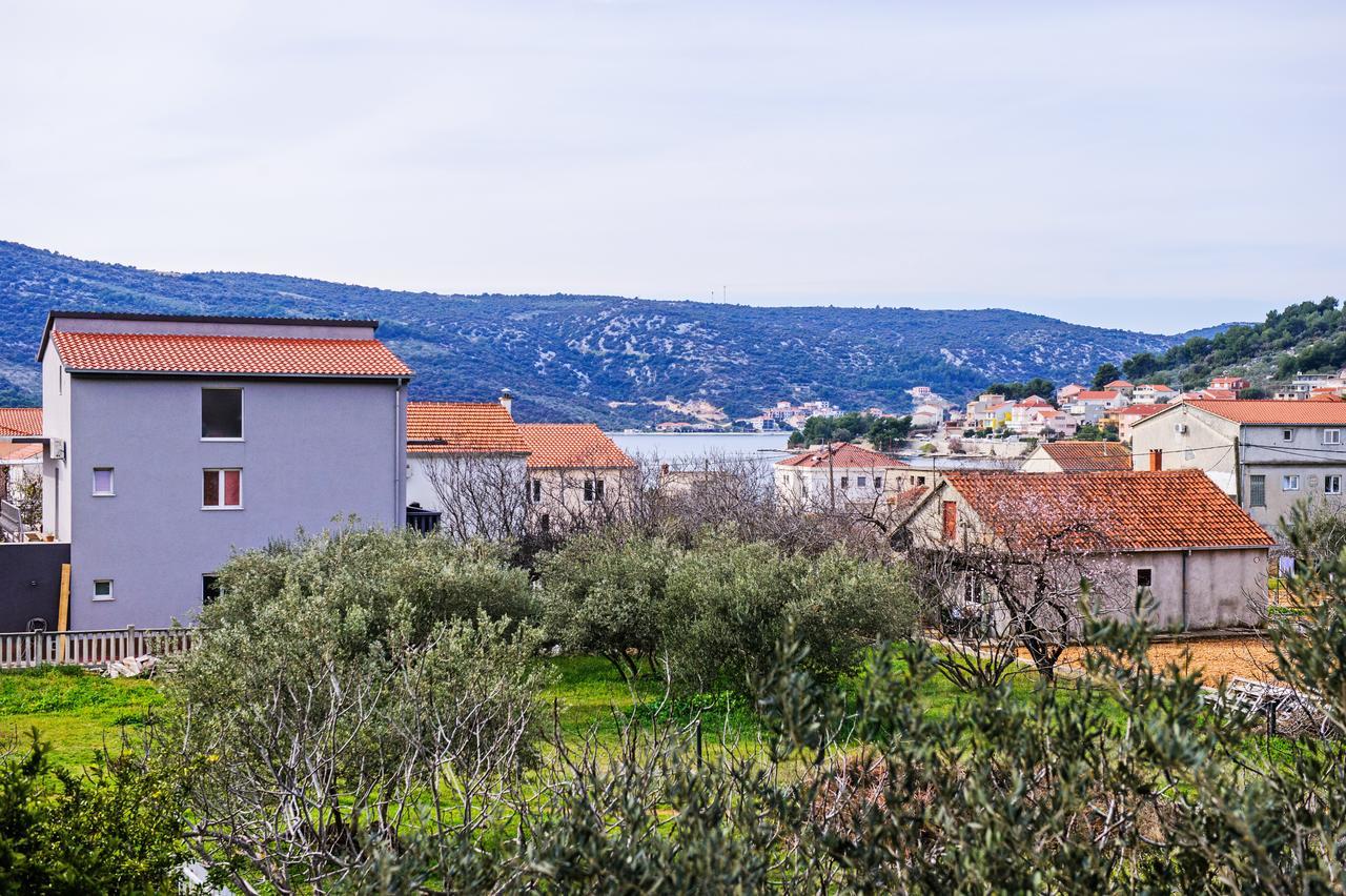 Apartments Mila Marina Exterior photo